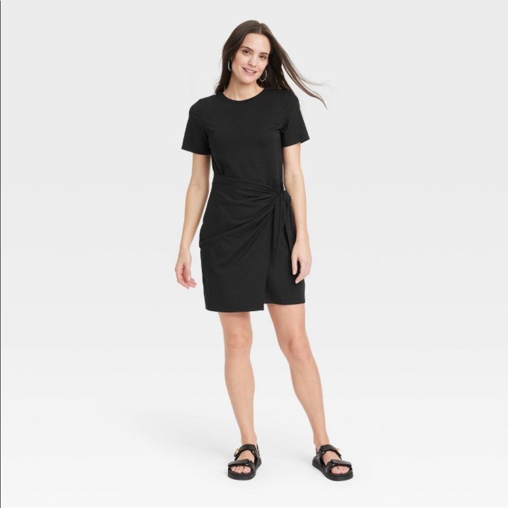 *NWT* Short Sleeve T shirt Wrap Dress - Black - S